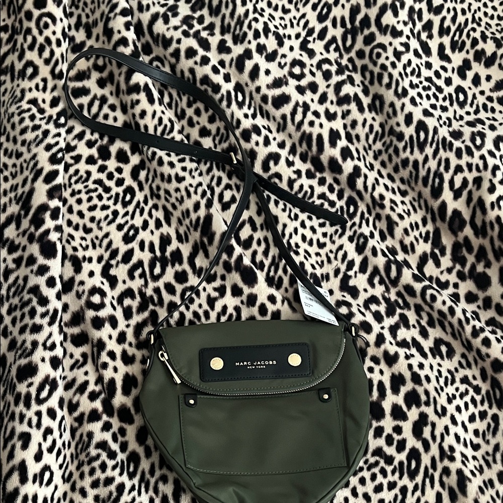 ๐ Marc Jacobs Cross Body Bag ๐ - Picture 9 of 9